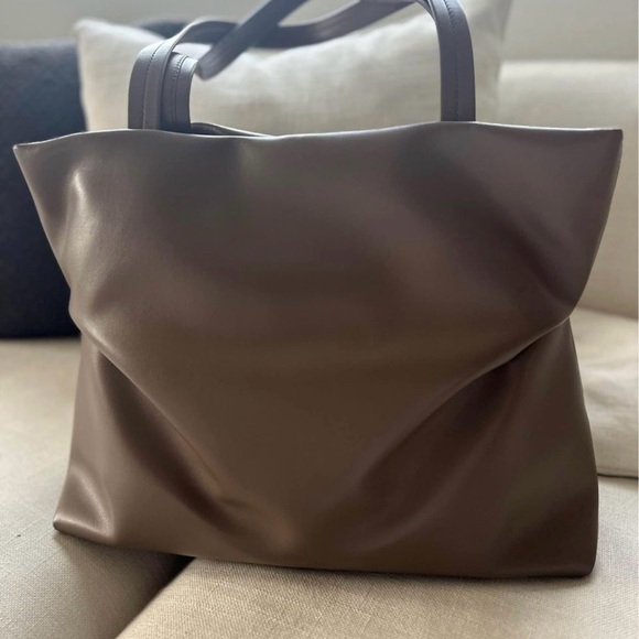 Chloe - Picture 8 of 9